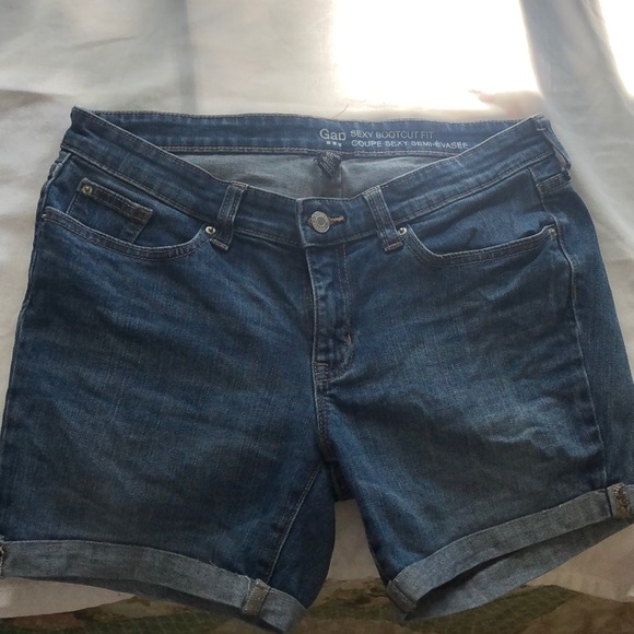 Shorts - Picture 2 of 3